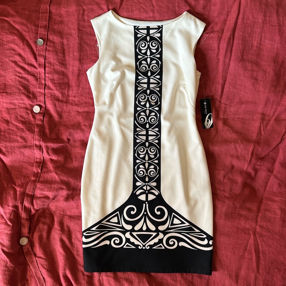 Black & white Nine West shift dress